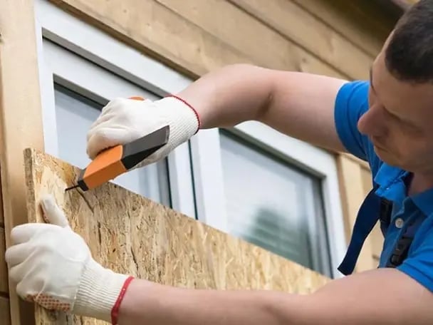 Hancock Whitney team member helping the community prepare for a hurricane